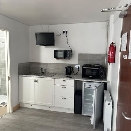 فندق Barrs Court Beds Warmley المظهر الخارجي الصورة