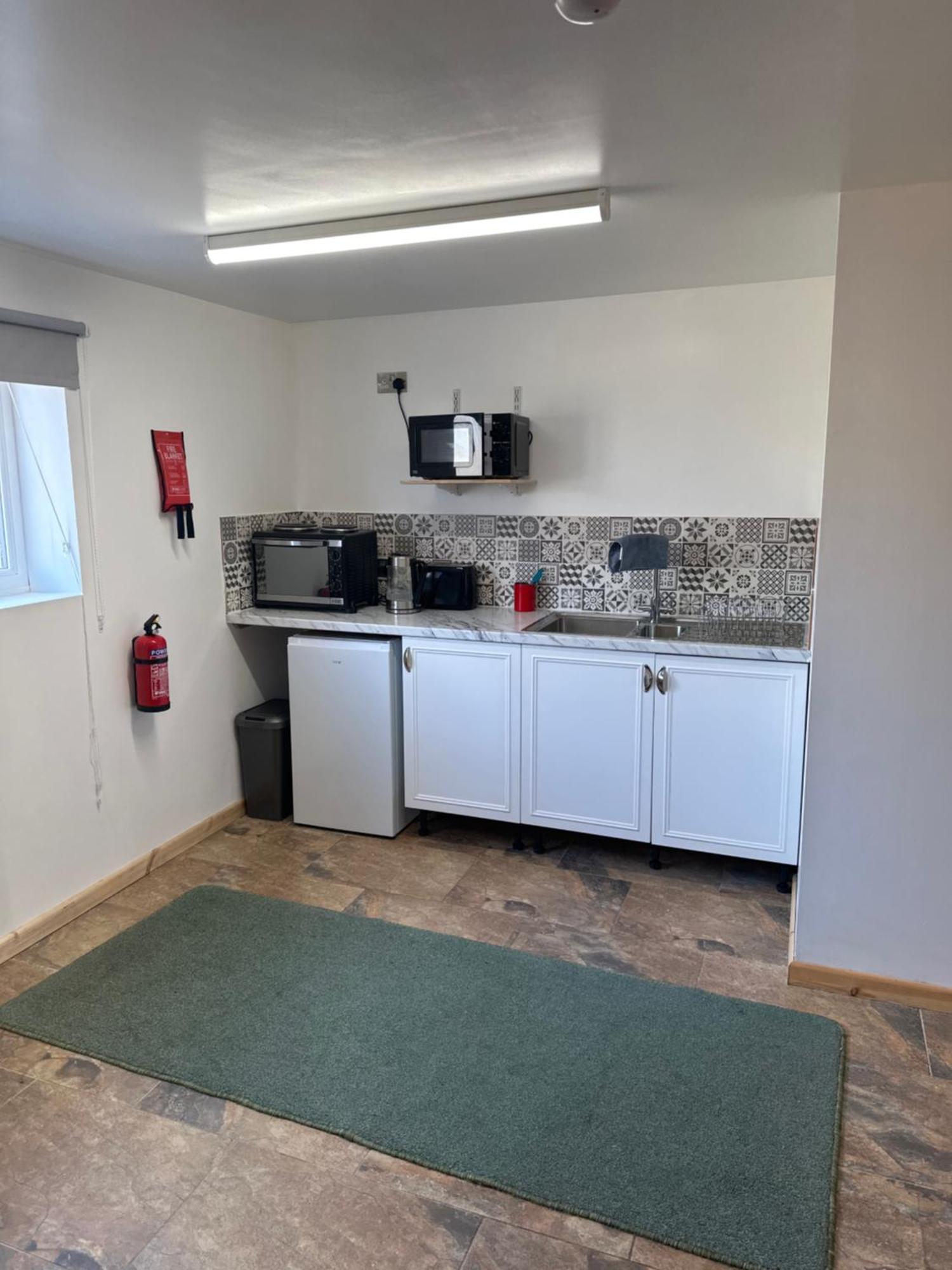 فندق Barrs Court Beds Warmley المظهر الخارجي الصورة